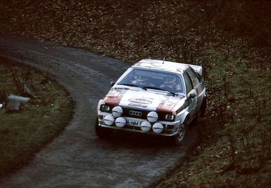 Hannu Mikkola - Arne Hertz
30º Lombard RAC Rally 1981. Audi Quattro. Clasificado 1º.
El Rally tenia un total de 2720 km de los que 722 km divididos en 65 tramos, eran especiales.
Se inscribieron 154 equipos, tomaron la salida 151, finalizaron 54.@
Palabras clave: ;Audi;Quattro;Gran_Bretaña;1981;RAC_Rally