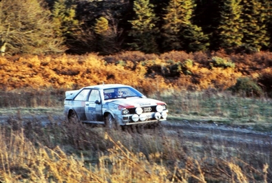 Hannu Mikkola - Arne Hertz
30º Lombard RAC Rally 1981. Audi Quattro. Clasificado 1º.
El Rally tenia un total de 2720 km de los que 722 km divididos en 65 tramos, eran especiales.
Se inscribieron 154 equipos, tomaron la salida 151, finalizaron 54.@
Palabras clave: ;Audi;Quattro;Gran_Bretaña;1981;RAC_Rally