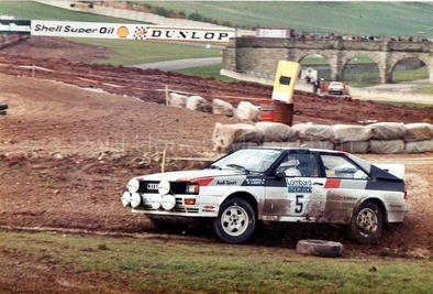 Hannu Mikkola - Arne Hertz
30º Lombard RAC Rally 1981. Audi Quattro. Clasificado 1º.
El Rally tenia un total de 2720 km de los que 722 km divididos en 65 tramos, eran especiales.
Se inscribieron 154 equipos, tomaron la salida 151, finalizaron 54.@
Palabras clave: ;Audi;Quattro;Gran_Bretaña;1981;RAC_Rally