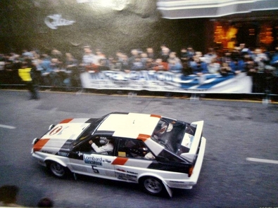 Hannu Mikkola - Arne Hertz
30º Lombard RAC Rally 1981. Audi Quattro. Clasificado 1º.
El Rally tenia un total de 2720 km de los que 722 km divididos en 65 tramos, eran especiales.
Se inscribieron 154 equipos, tomaron la salida 151, finalizaron 54.@
Palabras clave: ;Audi;Quattro;Gran_Bretaña;1981;RAC_Rally