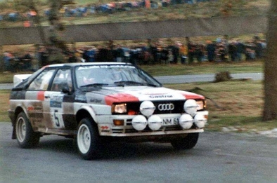 Hannu Mikkola - Arne Hertz
30º Lombard RAC Rally 1981. Audi Quattro. Clasificado 1º.
El Rally tenia un total de 2720 km de los que 722 km divididos en 65 tramos, eran especiales.
Se inscribieron 154 equipos, tomaron la salida 151, finalizaron 54.@
Palabras clave: ;Audi;Quattro;Gran_Bretaña;1981;RAC_Rally