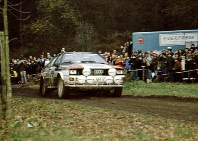 Hannu Mikkola - Arne Hertz
30º Lombard RAC Rally 1981. Audi Quattro (IN-NM 61). Clasificado 1º.

Del 22 al 24 de Noviembre, Chester, Cheshire, Inglaterra.
Superficie: asfalto - tierra.

El Rally tenia un total de 2720 km de los que 722 km divididos en 65 tramos eran especiales.

Se inscribieron 154 equipos, tomaron la salida 151, finalizaron 54.@
Palabras clave: ;Audi;Quattro;Gran_Bretaña;1981;RAC_Rally