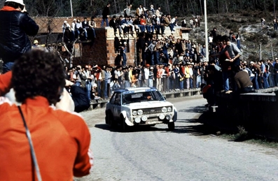 Markku Alén - Ilkka Kivimaki
15º Rallye de Portugal - Vinho do Porto 1981. Fiat 131 Abarth (TO V39606). Clasificado 1º.

Del 4 al 7 de Marzo, Estoril, Cascais, Lisboa, Portugal.
Superficie: asfalto - tierra.

El Rally tenia un total de 2571.00 km de los que 678.00 km divididos en 46 tramos eran especiales.

Se inscribieron 110 equipos, tomaron la salida 95, finalizaron 24.@
Palabras clave: Markku_Alen;Fiat;Abarth;Portugal;1981