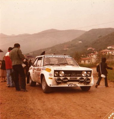 Adartico Vudafieri - Arnaldo Bernacchini
14º Rallye dell'Isola d'Elba 1981. Fiat 131 Abarth (TO P35975) -Jolly Club-. Clasificado 1º.

Del 22 al 24 de Abril, Campo di Marina, Toscana, Livorno, Italia.
Superficie: asfalto - tierra.

Tomaron la salida 112 equipos, finalizaron 33.@
Palabras clave: Adartico_Vudafieri;Arnaldo_Bernacchini;Elba;Fiat;1981