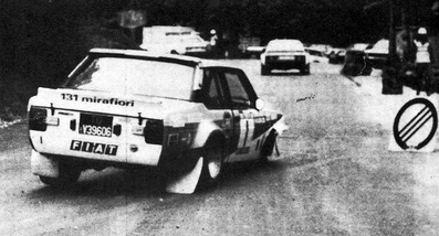 Markku Alén - Ilkka Kivimäki
15º Rallye de Portugal - Vinho do Porto 1981. Fiat 131 Abarth (TO V39606). Clasificado 1º.

Del 4 al 7 de Marzo, Estoril, Cascais, Lisboa, Portugal.
Superficie: asfalto - tierra.

El Rally tenia un total de 2571.00 km de los que 678.00 km divididos en 46 tramos eran especiales.

Se inscribieron 110 equipos, tomaron la salida 95, finalizaron 24.@
Palabras clave: Markku_Alen;Fiat;Abarth;Portugal;1981;Crash