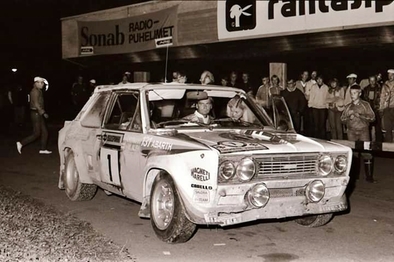 Markku Alén - Ilkka Kivimäki
31º 1000 Lakes Rally 1981. Fiat 131 Abarth (TO R92448). Clasificado 2º.

Del 28 al 30 de Agosto, Jyväskylä, Finlandia.
Superficie: tierra - tierra.

El Rally tenia un total de 1418.89 km de los que 453.09 km divididos en 48 tramos eran especiales (2 de ellas fueron canceladas SS11 y SS37 Ristijarvi de 13.20 Km).

Se inscribieron 152 equipos, tomaron la salida 146, finalizaron 66.@
Palabras clave: Markku_Alen;Fiat;Abarth;Finlandia;1981
