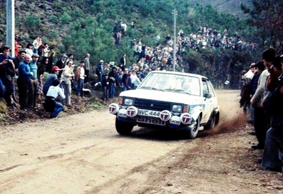Henri Toivonen - Fred Gallagher
15º Rallye de Portugal Vinho do Porto 1981. Talbot Sunbeam Lotus (NVC 444W). Clasificado 2º.

Del 4 al 7 de Marzo, Estoril, Cascais, Lisboa, Portugal.
Superficie: asfalto - tierra.

El Rally tenia un total de 2571.00 km de los que 678.00 km divididos en 46 tramos eran especiales.

Se inscribieron 110 equipos, tomaron la salida 95, finalizaron 24.@
Palabras clave: Henri_Toivonen;Talbot;Sunbeam;Lotus;Portugal;1981