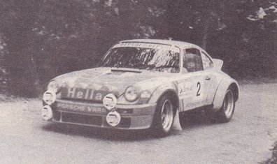 Benigno (Beny) Fernández - José Luis Sala
18º Rally Principe de Asturias 1981. Porsche 911 SC (9938 RN 64). Clasificado 2º a 4 segundos de Genito Ortiz - Susi Cabal que estrenaban su Renault 5 Turbo.

El Rally tenia un total de 812 kms de los que 232 Km divididos en 16 tramos eran especiales.

Tramos:
Collado de Arnicio, La Campa, La Encrucijada, Faya, Miravalles, Fito, Moandi, La Estrecha,(todos a dos pasadas menos Encrucijada a tres y La Campa a una).

Se inscribieron 70 equipos, tomaron la salida 50, finalizaron 23.

Salieron de Renault Gascón.
700.000 pts en premios.
@
Palabras clave: Beny_Fernandez;Jose_Luis_Sala;Asturias;Porsche;1981