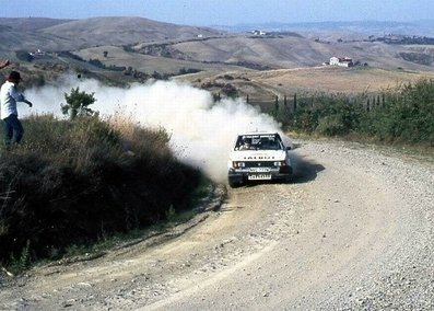 Henri Toivonen - Fred Gallagher
23º Rallye Sanremo 1981. Talbot Sunbeam Lotus (NVC 777W). Clasificado 2º.

Del 5 al 10 de Octubre, Sanremo, Imperia, Liguria, Italia.
Superficie: asfalto - tierra.

El Rally tenia un total de 2792.00 km de los que 751.06 km divididos en 61 tramos eran especiales, (2 de ellas fueron canceladas SS51 Upega de 12.35 km y SS56 San Romolo de 34.95 km).

Tomaron la salida 63 equipos, finalizaron 27.

By Belcari
@
Palabras clave: Henri_Toivonen;Antero_Lindqvist;Talbot;Sunbeam;Lotus;Sanremo;1981