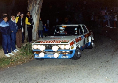 Anthony (Tony) Pond - Ian Grindrod
25º Tour de Corse - Rallye de France 1981. Datsun Violet (KNY58YA5563). Clasificado 3º.

Del 30 de Abril al 2 de Mayo, Ajaccio.
Superficie: asfalto.
El Rally tenia un total de 1613 km de los que 1144 km divididos en 24 tramos eran especiales.
Se inscribieron 126 equipos, tomaron la salida 120, finalizaron 42.@
Palabras clave: Tony_Pond;Corse;Corcega;Datsun;Violet;1981