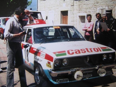 Anthony (Tony) Pond - Ian Grindrod
25º Tour de Corse - Rallye de France 1981. Datsun Violet (KNY58YA5563). Clasificado 3º.

Del 30 de Abril al 2 de Mayo, Ajaccio.
Superficie: asfalto.
El Rally tenia un total de 1613 km de los que 1144 km divididos en 24 tramos eran especiales.
Se inscribieron 126 equipos, tomaron la salida 120, finalizaron 42.@
Palabras clave: Tony_Pond;Corse;Corcega;Datsun;Violet;1981