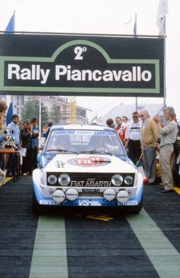 Attilio Bettega - Maurizio Perissinot
2º Rally Piancavallo 1981. Fiat 131 Abarth. Clasificado 4º.

Del 28 al 30 de Agosto, Piancavallo, Italia.
Superficie: asfalto - tierra.

El Rally constaba de 2 etapas y 275.14 km cronometrados divididos en 28 tramos especiales.

Tomaron la salida 99 participantes, finalizaron 35.@
Palabras clave: ;Fiat;Abarth;Piancavallo;1981