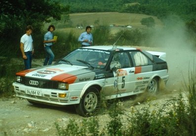 Hannu Mikkola - Arne Hertz
Hannu Mikkola - Arne Hertz
23º Rally de Sanremo 1981. Audi Quattro (IN-NM 61). Clasificado 4º.
Del 5 y el 10 de Octubre, Sanremo, Italia.
Superficie: asfalto - tierra.
El Rally tenia un total de 2847 km de los que 751 km divididos en 61 tramos eran especiales, (2 de ellas fueron canceladas SS51 y SS56 San Romolo).
Tomaron la salida 63 equipos, finalizaron 27.@
Palabras clave: Hannu_Olavi_Mikkola;Audi;Quattro;Sanremo;1981