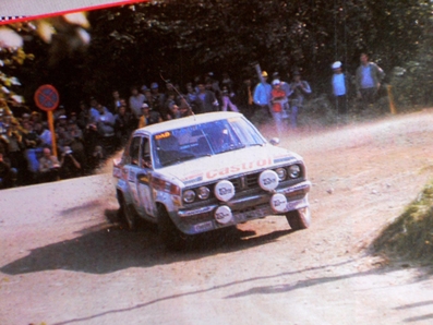 Timo Salonen - Seppo Harjanne
31º 1000 Lakes Rally 1981. Datsun Violet GT (TKS57NI444). Clasificado 4º.

Del 28 al 30 de Agosto, Jyväskylä, Finlandia.
Superficie: tierra.

El Rally tenia un total de 1418.89 km de los que 453.09 km divididos en 48 tramos eran especiales, (2 de ellas fueron canceladas SS11 y SS37 Ristijarvi de 13.20 Km).

Se inscribieron 152 equipos, tomaron la salida 146, finalizaron 66.@
Palabras clave: Timo_Salonen;Datsun;Violet;Finlandia;1981