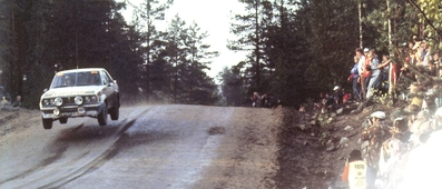 Timo Salonen - Seppo Harjanne
31º 1000 Lakes Rally 1981. Datsun Violet GT (TKS57NI444). Clasificado 4º.

Del 28 al 30 de Agosto, Jyväskylä, Finlandia.
Superficie: tierra.

El Rally tenia un total de 1418.89 km de los que 453.09 km divididos en 48 tramos eran especiales, (2 de ellas fueron canceladas SS11 y SS37 Ristijarvi de 13.20 Km).

Se inscribieron 152 equipos, tomaron la salida 146, finalizaron 66.@
Palabras clave: Timo_Salonen;Datsun;Violet;Finlandia;1981;