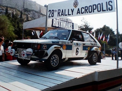 Guy Fréquelin - Jean Todt
28º Acropolis Rally 1981. Talbot Sunbeam Lotus (KDU 111V). Clasificado 4º.

Del 1 al 4 de Junio, Atenas - Piraeus, Grecia.
Superficie: tierra.

El Rally tenia un total de 2506 km de los que 995.59 km  divididos en 57 tramos eran especiales, (2 de ellas fueron canceladas SS4 New Prodromos de 33 Km y SS35 Mandra de 7.90 Km).

Tomaron la salida 133 equipos, finalizaron 22.@
Palabras clave: ;Jean_Todt;Talbot;Sunbeam;Lotus;Acropolis;Grecia;1981