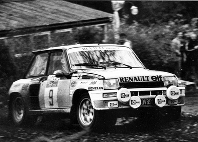 Jean Ragnotti - Martin Holmes
30º Lombard RAC Rally 1981. Renault 5 Turbo (440 VB 91). Clasificado 5º.

Del 22 al 24 de Noviembre, Chester, Cheshire, Inglaterra.
Superficie: asfalto - tierra.

El Rally tenia un total de 2720.00 km de los que 722.00 km divididos en 65 tramos eran especiales.

Se inscribieron 154 equipos, tomaron la salida 151, finalizaron 54.@
Palabras clave: ;Renault;Turbo;Gran_Bretaña;RAC_Rally;1981