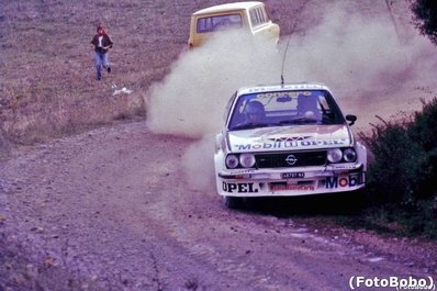 Luigi Battistoli (Lucky) - Fabio Penariol
23º Rallye Sanremo 1981. Opel Ascona 400 (NA-48787E). Clasificado 6º.

Del 5 al 10 de Octubre, Sanremo, Italia.
Superficie: asfalto - tierra.

El Rally tenia un total de 2847.00 km de los que 751.06 km divididos en 61 tramos eran especiales, (2 de ellas fueron canceladas SS51 Upega de 12.35 km y SS56 San Romolo de 34.95 km).

Tomaron la salida 63 equipos, finalizaron 27.

© Alberto Anam
@
Palabras clave: Opel;Ascona;Sanremo;1981