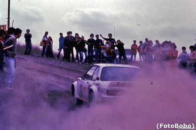 Luigi Battistoli (Lucky) - Fabio Penariol
23º Rallye Sanremo 1981. Opel Ascona 400 (NA-48787E). Clasificado 5º.

Del 5 al 10 de Octubre, Sanremo, Italia.
Superficie: asfalto - tierra.

El Rally tenia un total de 2847.00 km de los que 751.06 km divididos en 61 tramos eran especiales, (2 de ellas fueron canceladas SS51 Upega de 12.35 km y SS56 San Romolo de 34.95 km).

Tomaron la salida 63 equipos, finalizaron 27.

© Alberto Anam
@
Palabras clave: Opel;Ascona;Sanremo;1981
