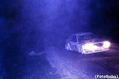 Luigi Battistoli (Lucky) - Fabio Penariol
23º Rallye Sanremo 1981. Opel Ascona 400 (NA-48787E). Clasificado 5º.

Del 5 al 10 de Octubre, Sanremo, Italia.
Superficie: asfalto - tierra.

El Rally tenia un total de 2847.00 km de los que 751.06 km divididos en 61 tramos eran especiales, (2 de ellas fueron canceladas SS51 Upega de 12.35 km y SS56 San Romolo de 34.95 km).

Tomaron la salida 63 equipos, finalizaron 27.

© Alberto Anam
@
Palabras clave: Opel;Ascona;Sanremo;1981