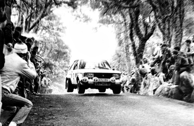 Guy Fréquelin - Jean Todt
15º Rally de Portugal 1981. Talbot Sunbeam Lotus (KDU 111V). Clasificado 6º.

Del 4 al 7 de Marzo, Estoril, Cascais, Lisboa, Portugal.
Superficie: asfalto - tierra.

El Rally tenia un total de 2571.00 km de los que 678.00 km divididos en 46 tramos eran especiales.

Se inscribieron 110 equipos, tomaron la salida 95, finalizaron 24.@
Palabras clave: ;Talbot;Sunbeam;Lotus;Portugal;1981;