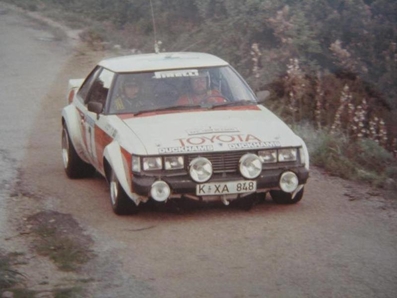 Per Eklund - Jan-Olof Bohlin
25º Tour de Corse - Rallye de France 1981. Toyota Celica 2000GT (K-XA 848). Clasificado 6º.
Del 30 de Abril al 2 de Mayo, Ajaccio.
Superficie: asfalto.
El Rally tenia un total de 1613 km de los que 1144 km divididos en 24 tramos eran especiales.
Se inscribieron 126 equipos, tomaron la salida 120, finalizaron 42.@
Palabras clave: ;Corse;Corcega;Toyota;1981;Celica