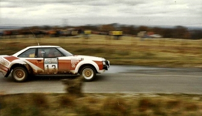 Per Eklund - Ragnar Spjuth
30º Lombard RAC Rally 1981. Toyota Celica 2000 GT (K-YC 149). Clasificado 6º.

Del 22 al 24 de Noviembre, Chester, Cheshire, Inglaterra.
Superficie: asfalto - tierra.

El Rally tenia un total de 2720 km de los que 722 km divididos en 65 tramos eran especiales.

Se inscribieron 154 equipos, tomaron la salida 151, finalizaron 54.@
Palabras clave: ;Toyota;Celica;Gran_Bretaña;1981;RAC_Rally