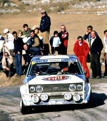 Markku Alen - Ilkka Kivimäki
49º Rallye Automobile de Monte-Carlo 1981. Fiat 131 Abarth (TO U48219). Clasificado 7º.

Del 24 al 30 de Enero, Monte-Carlo.
Superficie: asfalto - nieve.

El Rally tenia un total de 3930.00 km de los que 750.00 km divididos en 32 tramos eran especiales.

Se inscribieron 274 equipos, tomaron la salida 263, finalizaron 133.@
Palabras clave: Markku_Alen;Fiat;Abarth;Montecarlo;1981