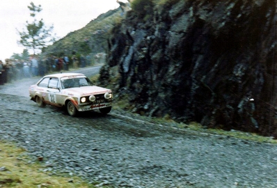 Rafael Cid -  Miguel Oliveira
15º Rallye de Portugal Vinho do Porto 1981. Ford Escort MKII (BT-56-16). Clasificado 7º.

Del 4 al 7 de Marzo, Estoril, Cascais, Lisboa, Portugal.
Superficie: asfalto - tierra.

El Rally tenia un total de 2571.00 km de los que 678.00 km divididos en 46 tramos eran especiales.

Se inscribieron 110 equipos, tomaron la salida 95, finalizaron 24.@
Palabras clave: Ford;Escort;MKII;Portugal;1981
