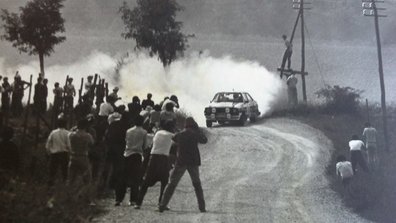 Ari Vatanen - David Richards
23º Rally de Sanremo 1981. Ford Escort RS1800 MKII (DKP191T). Clasificado 7º.

Del 5 al 10 de Octubre, Sanremo, Italia.
Superficie: asfalto - tierra.

El Rally tenia un total de 2847.00 km de los que 751.06 km divididos en 61 tramos eran especiales, (2 de ellas fueron canceladas SS51 Upega de 12.35 km y SS56 San Romolo de 34.95 km).

Tomaron la salida 63 equipos, finalizaron 27.@
Palabras clave: Ari_Vatanen;Ford;Escort;RS;Sanremo;1981;Mk2;MKII