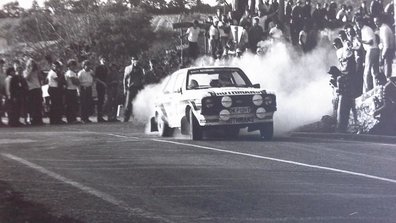 Ari Vatanen - David Richards
23º Rally de Sanremo 1981. Ford Escort RS1800 MKII (DKP191T). Clasificado 7º.

Del 5 al 10 de Octubre, Sanremo, Italia.
Superficie: asfalto - tierra.

El Rally tenia un total de 2847.00 km de los que 751.06 km divididos en 61 tramos eran especiales, (2 de ellas fueron canceladas SS51 Upega de 12.35 km y SS56 San Romolo de 34.95 km).

Tomaron la salida 63 equipos, finalizaron 27.@
Palabras clave: Ari_Vatanen;Ford;Escort;RS;Sanremo;1981;Mk2;MKII