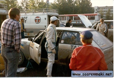 Stig Blomqvist - Bjorn-Cederberg
31º 1000 Lakes Rally 1981. Talbot Sunbeam Lotus (LAC 999V). Clasificado 8º.

Del 28 al 30 de Agosto, Jyväskylä, Finlandia.
Superficie: tierra.

El Rally tenia un total de 1418.89 km de los que 453.09 km divididos en 48 tramos eran especiales, (2 de ellas fueron canceladas SS11 y SS37 Ristijarvi de 13.20 Km).

Se inscribieron 152 equipos, tomaron la salida 146, finalizaron 66.@
Palabras clave: Stig_Blomqvist;Talbot;Sunbeam;Lotus;Finlandia;1981;Asistencias