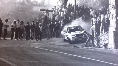 Dario Cerrato - Luciano Guizzardi
23º Rallye Sanremo 1981. Fiat 131 Abarth (TO-92359T). Clasificado 8º.

Del 5 al 10 de Octubre, Sanremo, Liguria, Imperia, Italia.
Superficie: asfalto - tierra.

El Rally tenia un total de 2847.00 km de los que 751.06 km divididos en 61 tramos eran especiales, (2 de ellas fueron canceladas SS51 Upega de 12.35 km y SS56 San Romolo de 34.95 km).

Tomaron la salida 63 equipos, finalizaron 27.

Foto 1 de 2
@
Palabras clave: ;Sanremo;Fiat;Abarth;1981