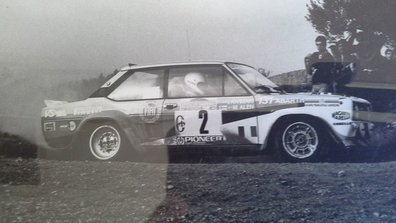 Markku Alén - Ilkka Kivimäki
23º Rallye Sanremo 1981. Fiat 131 Abarth (TO R92449). Clasificado 9º.

Del 5 al 10 de Octubre, Sanremo, Liguria, Imperia, Italia.
Superficie: asfalto - tierra.

El Rally tenia un total de 2847.00 km de los que 751.06 km divididos en 61 tramos eran especiales, (2 de ellas fueron canceladas SS51 Upega de 12.35 km y SS56 San Romolo de 34.95 km).

Tomaron la salida 63 equipos, finalizaron 27.@
Palabras clave: Markku_Alen;Ilkka_Kivimaki;Fiat;Abarth;Sanremo;1981