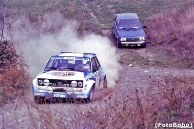 Markku Alén - Ilkka Kivimäki
23º Rallye Sanremo 1981. Fiat 131 Abarth (TO R92449). Clasificado 9º.

Del 5 al 10 de Octubre, Sanremo, Liguria, Imperia, Italia.
Superficie: asfalto - tierra.

El Rally tenia un total de 2847.00 km de los que 751.06 km divididos en 61 tramos eran especiales, (2 de ellas fueron canceladas SS51 Upega de 12.35 km y SS56 San Romolo de 34.95 km).

Tomaron la salida 63 equipos, finalizaron 27.

© Alberto Anam
@
Palabras clave: Markku_Alen;Fiat;Abarth;Sanremo;1981