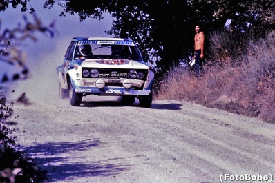 Markku Alén - Ilkka Kivimäki
23º Rallye Sanremo 1981. Fiat 131 Abarth (TO R92449). Clasificado 9º.

Del 5 al 10 de Octubre, Sanremo, Liguria, Imperia, Italia.
Superficie: asfalto - tierra.

El Rally tenia un total de 2847.00 km de los que 751.06 km divididos en 61 tramos eran especiales, (2 de ellas fueron canceladas SS51 Upega de 12.35 km y SS56 San Romolo de 34.95 km).

Tomaron la salida 63 equipos, finalizaron 27.

© Alberto Anam
@
Palabras clave: Markku_Alen;Fiat;Abarth;Sanremo;1981