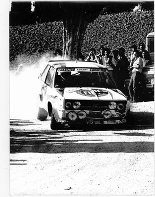 Markku Alén - Ilkka Kivimäki
23º Rallye Sanremo 1981. Fiat 131 Abarth (TO R92449). Clasificado 9º.

Del 5 al 10 de Octubre, Sanremo, Liguria, Imperia, Italia.
Superficie: asfalto - tierra.

El Rally tenia un total de 2847.00 km de los que 751.06 km divididos en 61 tramos eran especiales, (2 de ellas fueron canceladas SS51 Upega de 12.35 km y SS56 San Romolo de 34.95 km).

Tomaron la salida 63 equipos, finalizaron 27.

© Alberto Anam
@
Palabras clave: Markku_Alen;Ilkka_Kivimaki;Fiat;Abarth;Sanremo;1981