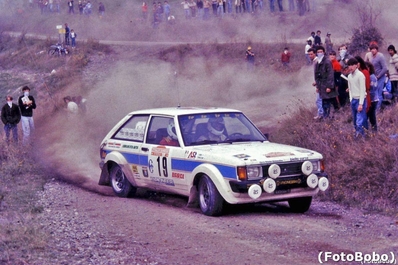 Federico Ormezzano - Claudio Berro
23º Rally de Sanremo 1981. Talbot Sunbeam Lotus. Clasificado 10º.

Del 5 al 10 de Octubre, Sanremo, Liguria, Imperia, Italia.
Superficie: asfalto - tierra.

El Rally tenia un total de 2847.00 km de los que 751.06 km divididos en 61 tramos eran especiales, (2 de ellas fueron canceladas SS51 Upega de 12.35 km y SS56 San Romolo de 34.95 km).

Tomaron la salida 63 equipos, finalizaron 27.

© Alberto Anam
@
Palabras clave: ;Talbot;Lotus;Sunbeam;Sanremo;1981