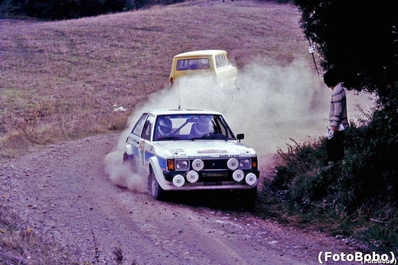 Federico Ormezzano - Claudio Berro
23º Rally de Sanremo 1981. Talbot Sunbeam Lotus. Clasificado 10º.

Del 5 al 10 de Octubre, Sanremo, Liguria, Imperia, Italia.
Superficie: asfalto - tierra.

El Rally tenia un total de 2847.00 km de los que 751.06 km divididos en 61 tramos eran especiales, (2 de ellas fueron canceladas SS51 Upega de 12.35 km y SS56 San Romolo de 34.95 km).

Tomaron la salida 63 equipos, finalizaron 27.

© Alberto Anam
@
Palabras clave: ;Talbot;Lotus;Sunbeam;Sanremo;1981