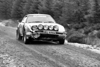 Rod Millen - Bryan Harris
30º Lombard RAC Rally 1981. Mazda RX-7 (UKL 970X). Clasificado 11º.

Del 22 al 24 de Noviembre, Chester, Cheshire, Inglaterra.
Superficie: asfalto - tierra.

El Rally tenia un total de 2720 km de los que 722 km divididos en 65 tramos eran especiales.

Se inscribieron 154 equipos, tomaron la salida 151, finalizaron 54.@
Palabras clave: Mazda;Gran_Bretaña;1981;RAC_Rally