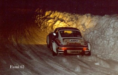 Guillaume Sanson - Ch. Mazloumian
49º Rallye Automobile deMonte-Carlo 1981. Porsche 911 SC (8775 RE 80). Clasificado 12º.

Del 24 al 30 de Enero, Monte-Carlo.
Superficie: asfalto - nieve.

El Rally tenia un total de 3930.00 km de los que 750.00 km divididos en 32 tramos eran especiales.

Se inscribieron 274 equipos, tomaron la salida 263, finalizaron 133.@
Palabras clave: Montecarlo;porsche;1981;nieve