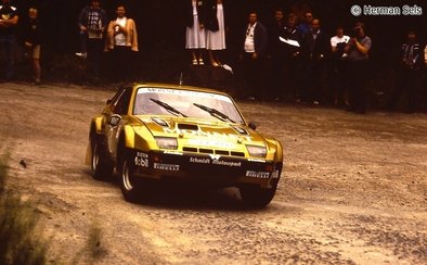 Walter Röhrl - Christian Geistdörfer
14º Int. AvD/STH Hunsrück Rallye 1981. Porsche 924 Carrera GTS (S EK 8747). Abandonó por accidente quedando 106º.

Del 31 de Julio al 1 de Agosto, en Idar Oberstein, Alemania.
Superficie: asfalto - tierra.

El Rally tenia un total de 1017.00 km de los que 566.88 km divididos en 28 tramos eran especiales.

Tomaron la salida 247 equipos, finalizaron 172.

© Herman Sels
@
Palabras clave: Walter_Röhrl;Porsche;Carrera;Hunsrück_Rallye;1981