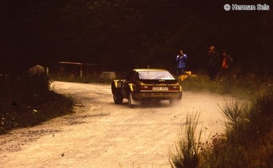 Walter Röhrl - Christian Geistdörfer
14º Int. AvD/STH Hunsrück Rallye 1981. Porsche 924 Carrera GTS (S EK 8747). Abandonó por accidente quedando 106º.

Del 31 de Julio al 1 de Agosto, en Idar Oberstein, Alemania.
Superficie: asfalto - tierra.

El Rally tenia un total de 1017.00 km de los que 566.88 km divididos en 28 tramos eran especiales.

Tomaron la salida 247 equipos, finalizaron 172.

© Herman Sels
@
Palabras clave: Walter_Röhrl;Porsche;Carrera;Hunsrück_Rallye;1981