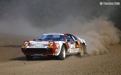 Jean-Claude Andruet - Denise Emmanuelli
14º Int. AvD/STH Hunsrück Rallye 1981. Ferrari 308 GTB (2948 JZ 92). Abandonó por accidente quedando 118º.

Del 31 de Julio al 1 de Agosto, en Idar Oberstein, Alemania.

Superficie: asfalto y grava con un total de 1017.00 km de los que 566.88 km divididos en 28 tramos eran especiales.

Tomaron la salida 247 equipos, finalizaron 172.

© Herman Sels
@
Palabras clave: Jean-Claude_Andruet;Ferrari;GTB;Hunsruck_Rallye;1981