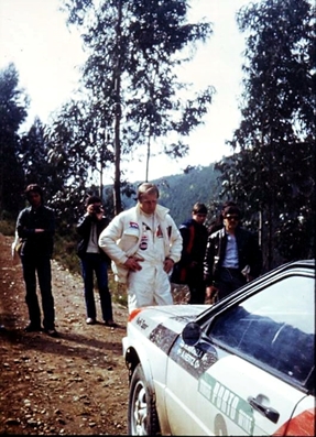 Hannu Mikkola - Arne Hertz
15º Rallye de Portugal - Vinho do Porto 1981. Audi Quattro (IN-NR 87). Abandonó por motor en SS25 Senhora da Graca de 40 Km.

Del 4 al 7 de Marzo, Estoril, Cascais, Lisboa, Portugal.
Superficie: asfalto - tierra.

El Rally tenia un total de 2571.00 km de los que 678.00 km divididos en 46 tramos eran especiales.

Se inscribieron 110 equipos, tomaron la salida 95, finalizaron 24.@
Palabras clave: ;Portugal;Audi;Quattro;1981;Personajes