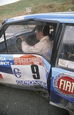 Attilio Bettega - Maurizio Perissinot
23º Rally de Sanremo de 1981. Fiat 131 Abarth (TO R92452). Abandonó por accidente en SS17 Siem Ulignano 2 de 8.90 km.

Del 5 al 10 de Octubre, Sanremo, Imperia, Liguria, Italia.
Superficie: asfalto - tierra.

El Rally tenia un total de 2792.00 km de los que 751.06 km divididos en 61 tramos eran especiales, (2 de ellas fueron canceladas SS51 Upega de 12.35 km y SS56 San Romolo de 34.95 km).

Tomaron la salida 63 equipos, finalizaron 27.@
Palabras clave: ;Fiat;Abarth;Sanremo;1981;crash