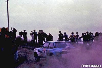 Attilio Bettega - Maurizio Perissinot
23º Rally de Sanremo de 1981. Fiat 131 Abarth (TO R92452). Abandonó por accidente en SS17 Siem Ulignano 2 de 8.90 km.

Del 5 al 10 de Octubre, Sanremo, Imperia, Liguria, Italia.
Superficie: asfalto - tierra.

El Rally tenia un total de 2792.00 km de los que 751.06 km divididos en 61 tramos eran especiales, (2 de ellas fueron canceladas SS51 Upega de 12.35 km y SS56 San Romolo de 34.95 km).

Tomaron la salida 63 equipos, finalizaron 27.

© Alberto Anam
@
Palabras clave: ;Fiat;Abarth;Sanremo;1981