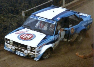 Attilio Bettega - Maurizio Perissinot
23º Rally de Sanremo de 1981. Fiat 131 Abarth (TO R92452). Abandonó por accidente en SS17 Siem Ulignano 2 de 8.90 km.

Del 5 al 10 de Octubre, Sanremo, Imperia, Liguria, Italia.
Superficie: asfalto - tierra.

El Rally tenia un total de 2792.00 km de los que 751.06 km divididos en 61 tramos eran especiales, (2 de ellas fueron canceladas SS51 Upega de 12.35 km y SS56 San Romolo de 34.95 km).

Tomaron la salida 63 equipos, finalizaron 27.@
Palabras clave: ;Fiat;Abarth;Sanremo;1981