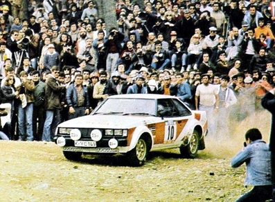 Per Eklund - Ragnar Spjuth
15º Rallye de Portugal Vinho do Porto 1981. Toyota Celica 2000 GT -RA45- (K-YC 149). Abandonó por accidente en SS24 Cabreira de 49 Km.

Del 4 al 7 de Marzo, Estoril, Cascais, Lisboa, Portugal.
Superficie: asfalto - tierra.

El Rally tenia un total de 2571.00 km de los que 678.00 km divididos en 46 tramos eran especiales.

Se inscribieron 110 equipos, tomaron la salida 95, finalizaron 24.@
Palabras clave: ;Toyota;Celica;Portugal;1981