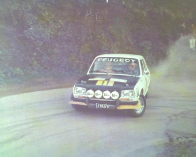 Francisco Alcuaz - Daniel Griwieniec
3º Rally Codasur 1981. Peugeot 504 TN (C119276). Abandonó por motor en SS10 Alpachiri de 108.10 km.

Del 18 al 23 de Julio, Buenos Aires, Tucuman, Argentina.
Superficie: tierra.

La prueba constaba de 4 etapas con 1346.60 km cronometrados divididos en 17 tramos cronometrados (1 de ellos fue cancelado SS1 La Pampa de 14.00 km).

Tomaron la salida 103 equipos, finalizaron 26.@
Palabras clave: Peugeot;Codasur;1981